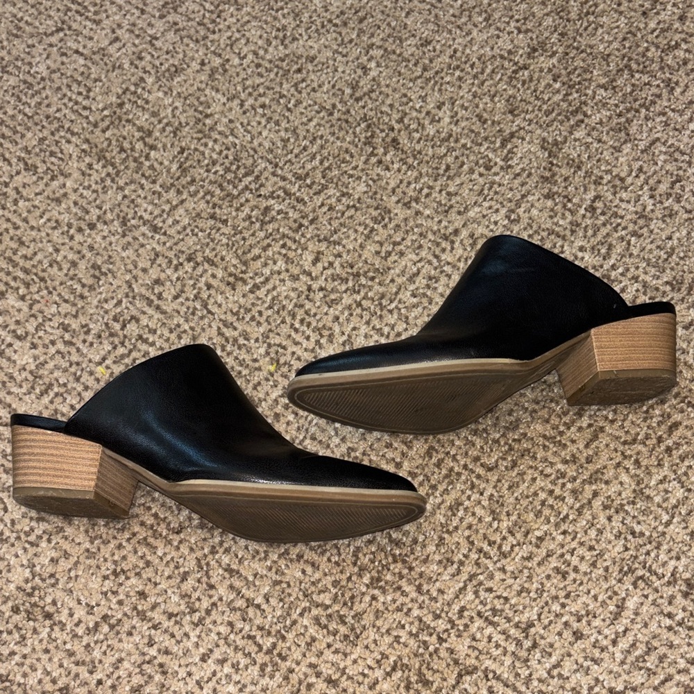 Universal Thread Black Leather Mule Clogs with Wood-Tone Block Heel